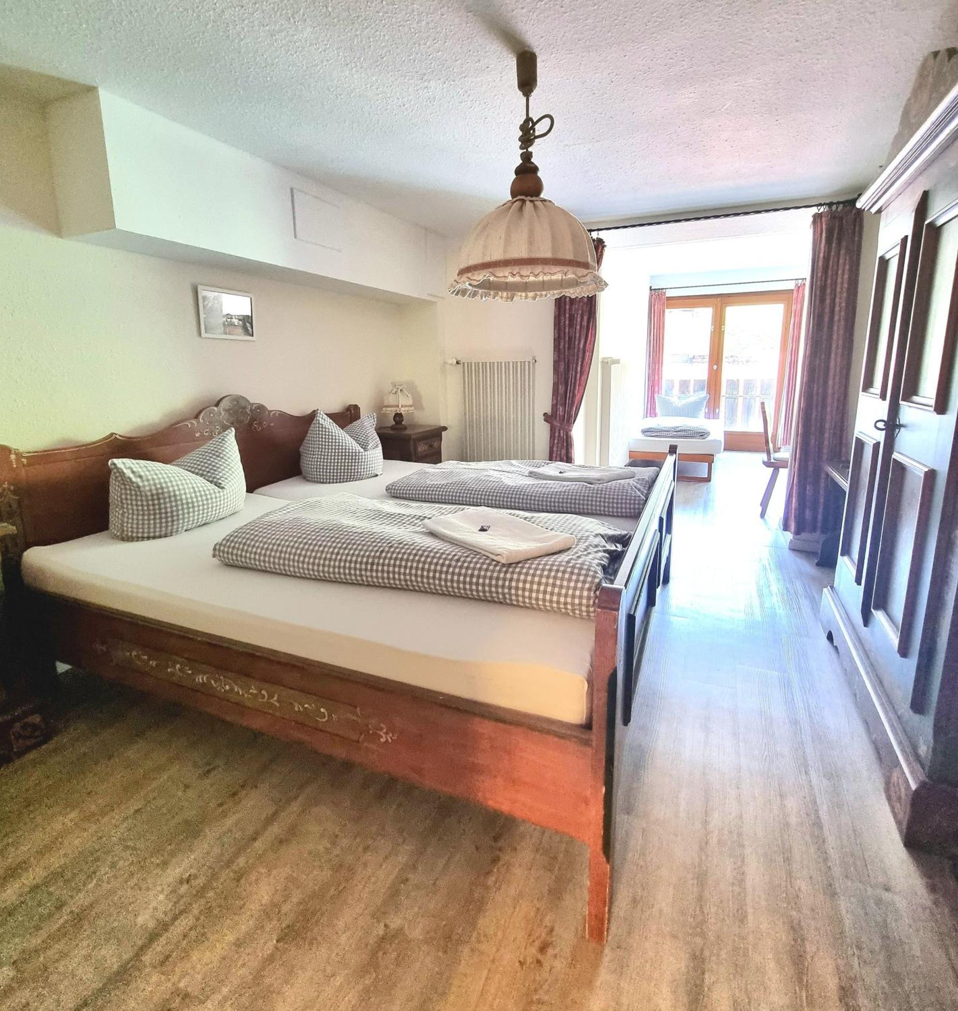 Berghotel Almagmach ايمنستادت ام الغو المظهر الخارجي الصورة